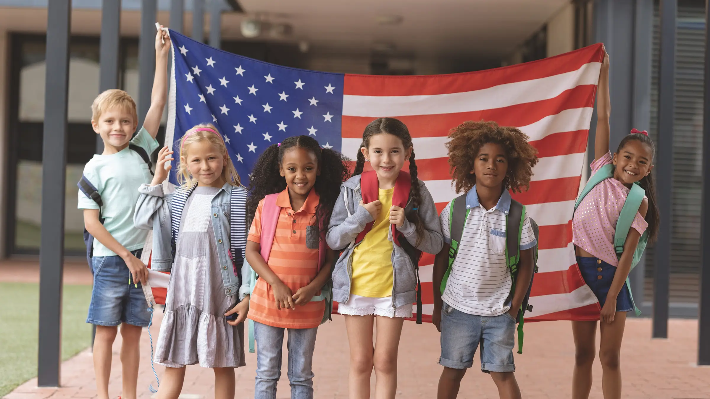 Schulsystem USA: Öffentlich, Privat oder Charter? Dein Leitfaden für E-2 Visum-Familien